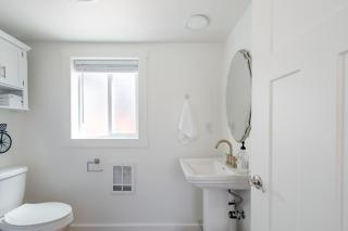 Urban Tiny House near Portland & Columbia Gorge - 1