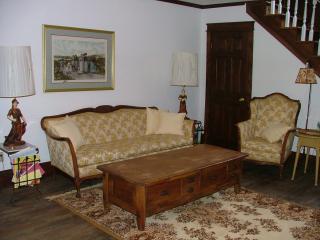 Hollyberry Inn at Heritage Farm - 2