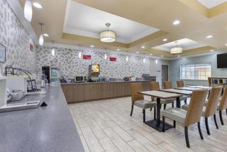 Best Western Plus Wasco Inn & Suites - 2