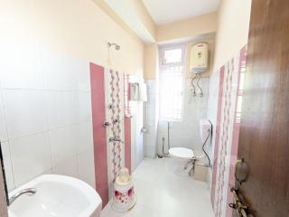 Hotel Swetamber 100-meters from MG Marg - 4