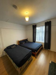 Comfort Triple Room near Airport - 2 - 8