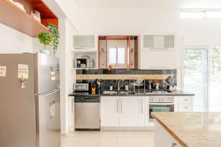 Deluxe villa with jacuzzi and beautiful garden - 7