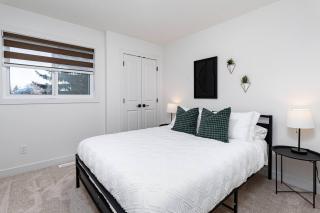 Modern Duplex with AC Nearby Grey Nuns & Sleeps 8 - 6