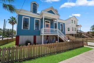 Rustic Luxury - As Seen on "Restoring Galveston" TV Show - 7