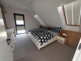 Modern Mountain Apartment - High Tatras - Sleeps 6 - 8