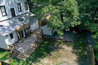 Historic Sallie Peay House - Luxe Downtown Retreat - 2