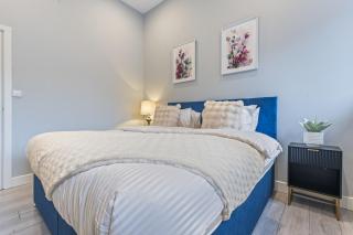 Coulsdon Escape - 3 BR - Sleeps 5 - Free Parking - 3