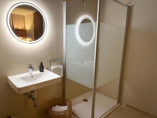 "GLÜCKSMOMENT" - Premium Apartments Seekirchen, beeindruckende Ferienwohnung mit gemeinsam genutzter Poolarea - 2