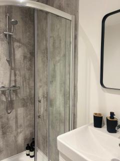 Cozy Belfast Apartment with 2 Bedrooms - 7