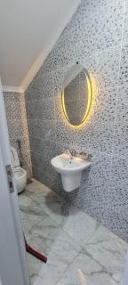 Luxury Furnished Villa with Private Garden - 7