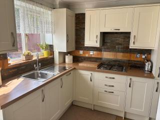 Cosy 2-bed semi-detached house by the lake - 0