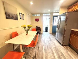 Cozy Garden Apartment in Washington Heights with Private Entrance - 2