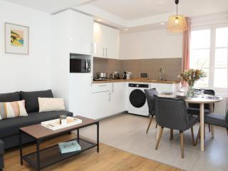 La Maison des Rues Pavées avec jardin by La Boîte En Plus - 8