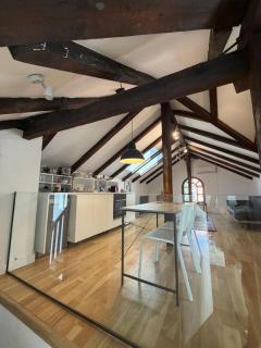 Bright Attic Studio Near the City Center - 4