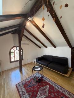 Bright Attic Studio Near the City Center - 1