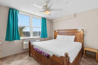 Hawaiian Inn 502 - 8
