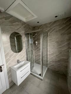 Comfort Double Room near Airport - 5 - 1