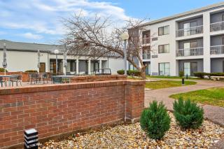 Spark by Hilton Bettendorf Quad Cities - 8