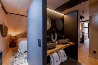 Located in the heart of historic Antwerp! - 3