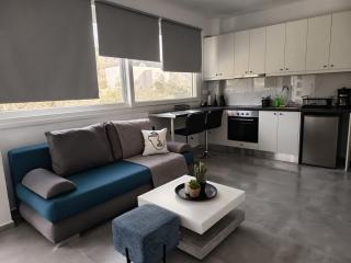 Basil Leaf - Minimal View Retreat - 0