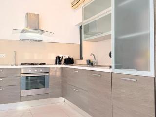 Private Pool Escape - Stylish Island Villa - 3