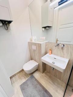 Modern Apartment Close to Subway & Vineyards - 5