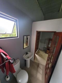 The Bee's Knee's - 9