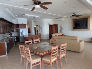 Beautiful 4 bdm Ocean Front Condo at Vivo Resorts - 8