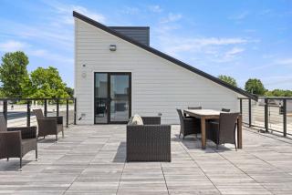 Rooftop Free Parking Near Cleveland Clinic - 8