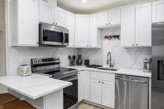 Cozy 3BR Home - Laundry and Parking - FIFA Ready - 1