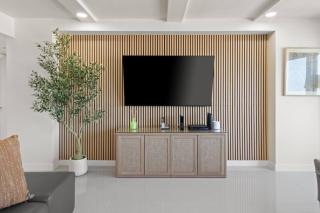 Panoramic Beach Views Chic Coastal Zen Retreat - 7