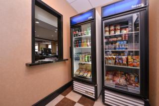 Hampton Inn Pecos - 2