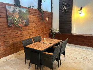 Magic Manor Sofia - Free Parking and Terrace - 0