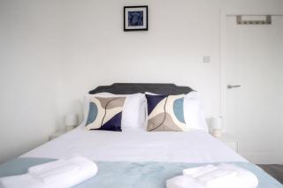 3BR-in Windsor-Parking-Near Heathrow-M25-M4 - 5