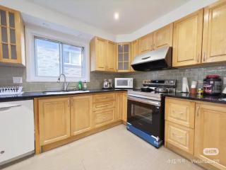 Cozy Queen room with Shared Bath near Seneca Finch - 5