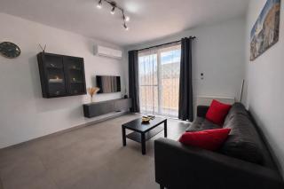 Modern & Bright 2-Bedroom Apartment - 2
