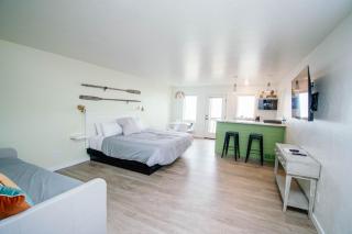 The Painted Pelican - 7