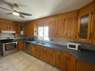 3 BR Apartment Near Wesleyan 202 - 9