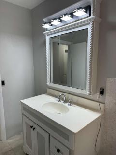 3 BR Apartment Near Wesleyan 202 - 3