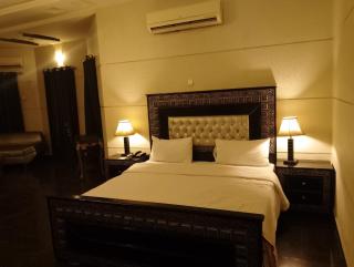 Midway Hotel Sadiqabad RYK - 5