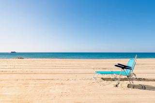 Planta baja con acceso directo a la playa AC - 9