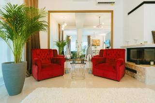 Therme - Corbeanca by The Lake Luxury Villa - 6