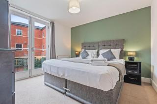 St George Court, Spacious 2BR Apartments, City Centre, Self Check In, Parking, By DerBnB - 8