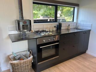 Stylish Tiny House with Mountain Views & Private Courtyard - 4