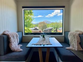 Stylish Tiny House with Mountain Views & Private Courtyard - 9