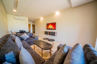 Luxury Prestigia 1 Apartment Garden with Golf Course View - 0