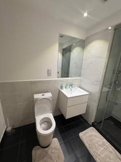 Tranquil Abode by Embassy Gardens - 0