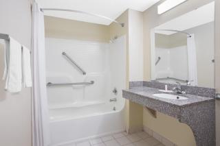 Days Inn by Wyndham Dublin GA - 6