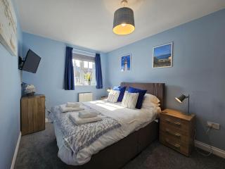 Sea Esta, The Bay, 2 bedrooms, patio garden, parking nearby, 2 dogs welcome - 1