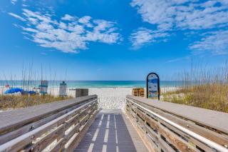 < 1 Mi to Beach: 30A Escape w/ Bikes + Pool Access - 7